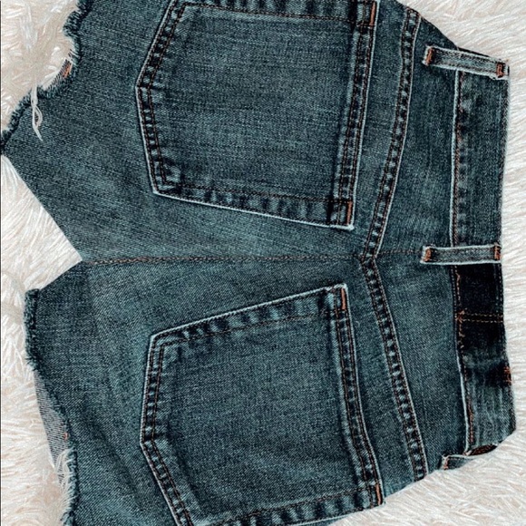 Brand new Levi shorts - Picture 2 of 2